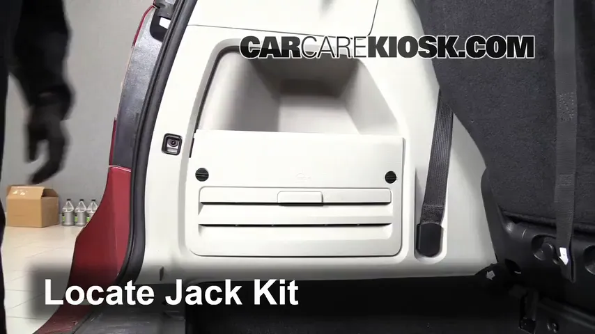2013 Chrysler Town and Country Touring 3.6L V6 FlexFuel Levantar auto Usar el gato para levantar el auto
